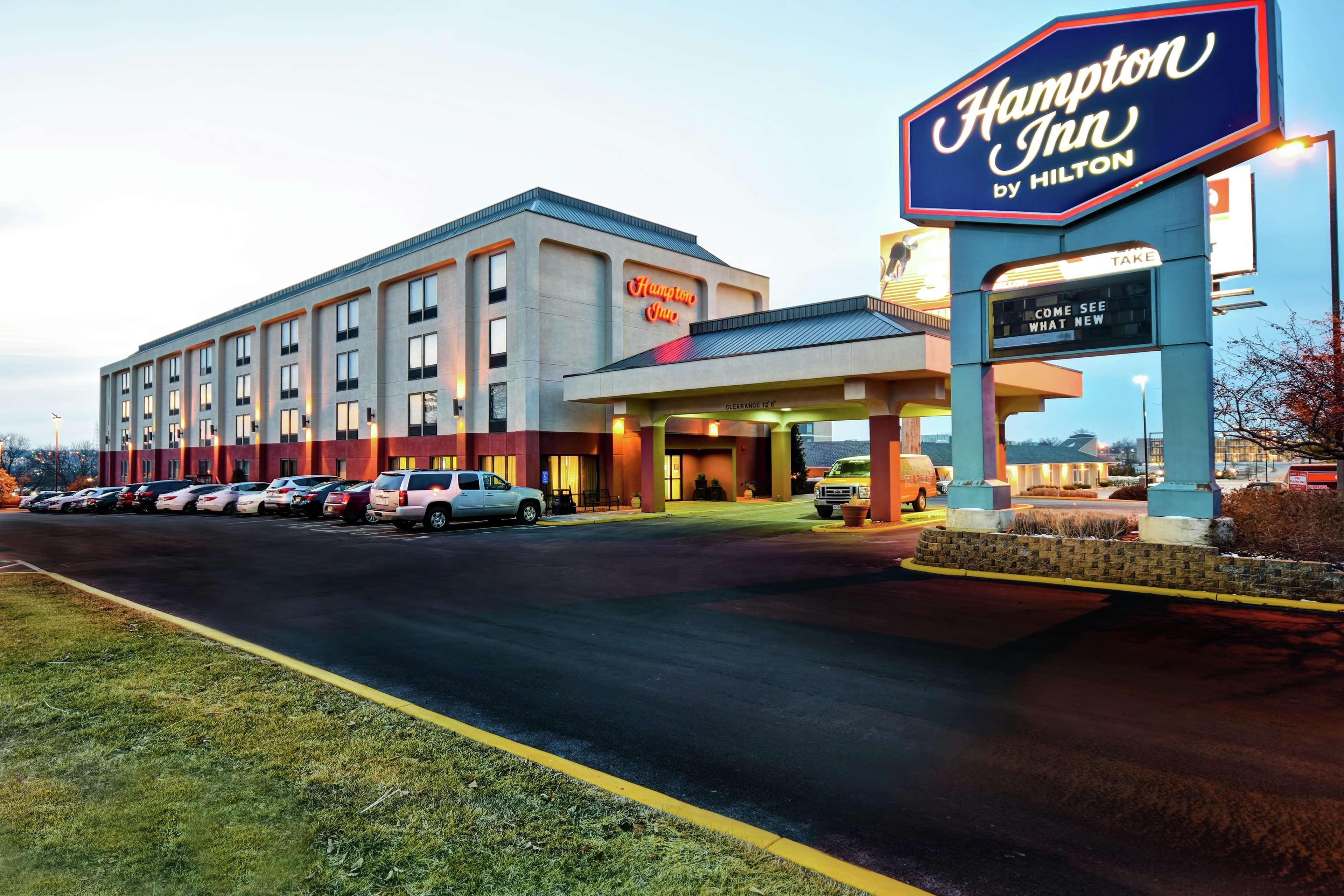 Hampton Inn St. Louis - Westport Maryland Heights Exterior foto